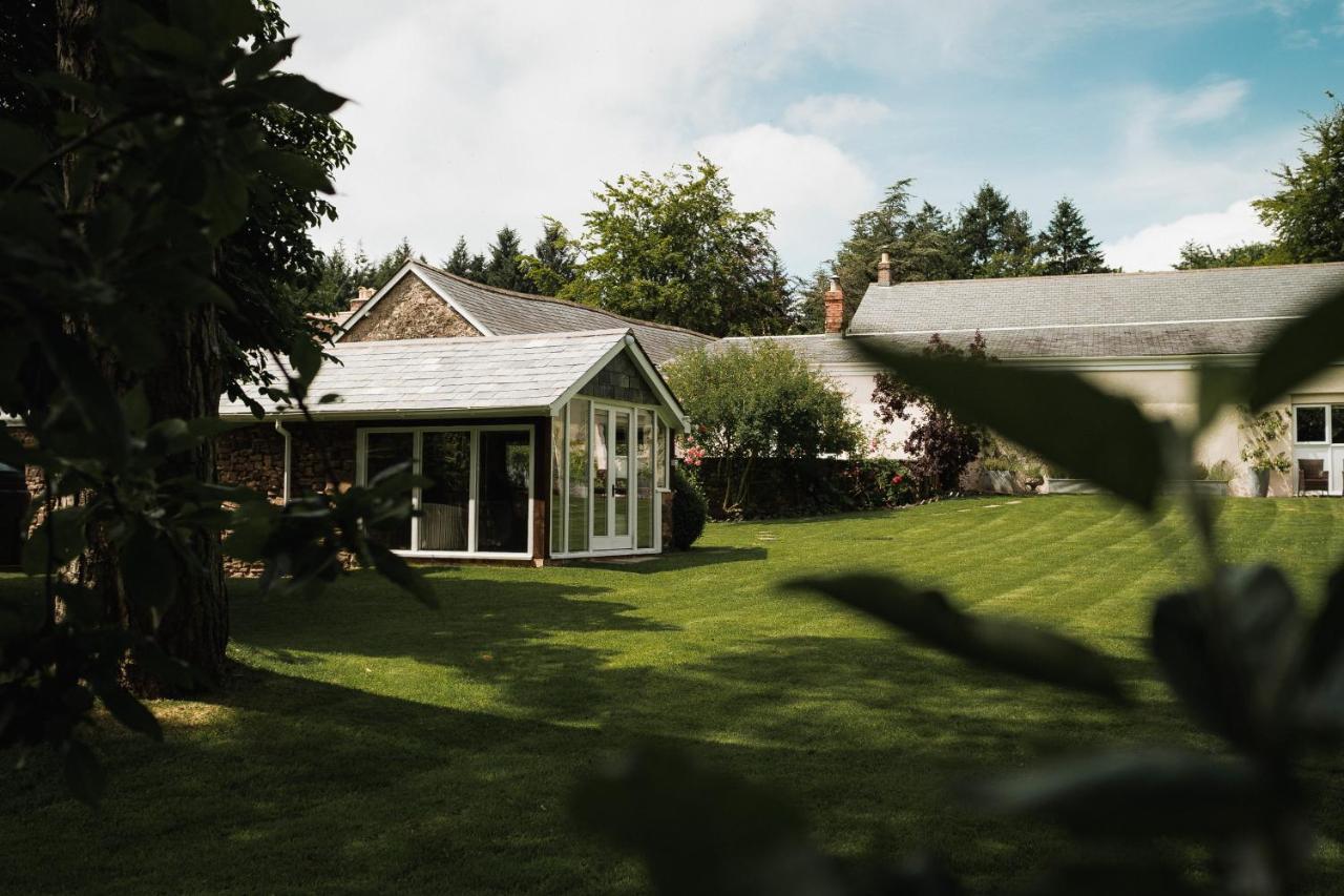 Stoodleigh Court Coach House Bed and Breakfast Tiverton  Exteriör bild