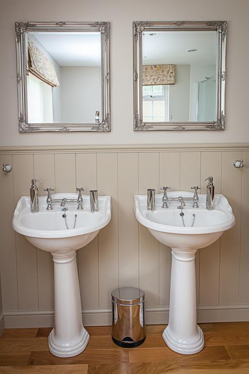 Stoodleigh Court Coach House Bed and Breakfast Tiverton  Exteriör bild