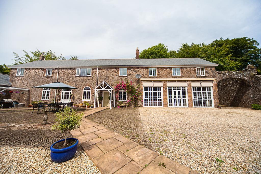 Stoodleigh Court Coach House Bed and Breakfast Tiverton  Exteriör bild